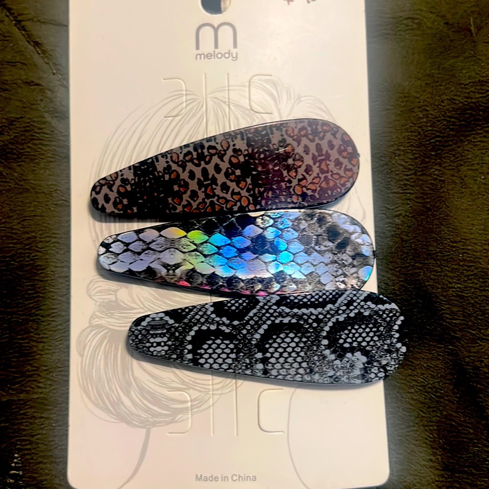 Melody set of 3 animal print hair clips New!
